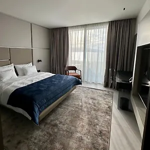 Hotel Abi's &
