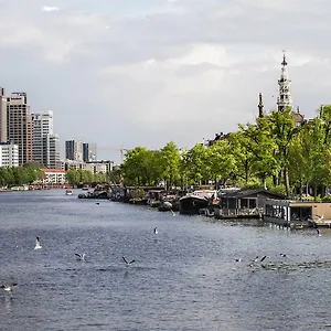 https://houseboat-amsterdam-room-with-a-view.amsterdamhotelsnl.com